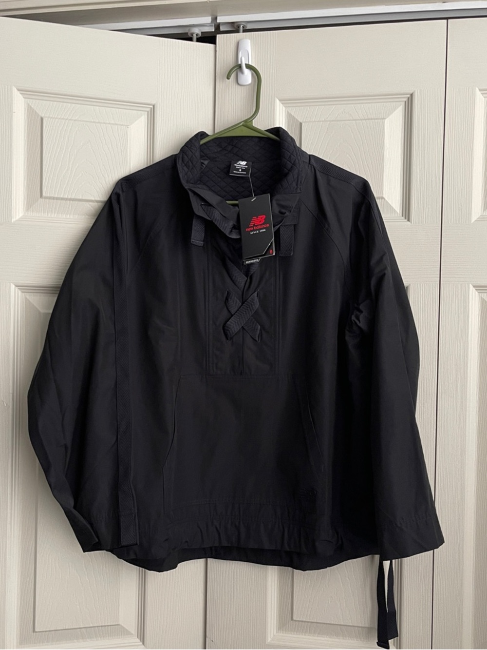 New Balance women's Black jacket/ water repellent/ oversized /warmth